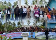 Warga, Akademisi, Nelayan, dan LSM Gelar Deklarasi 4 Pulau Singkil Milik Aceh, Haji Uma Wakili Forbes DPR/DPD RI Sampaikan Pidato Perjuangan