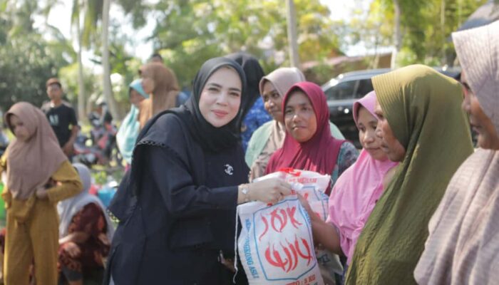 Ketua TP-PKK Lhokseumawe & Bank Aceh Bersinergi Salurkan Sembako untuk Warga Jambo Timu