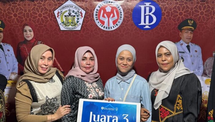 Pamerkan Dheun Bungong Sagoe, Dekranasda Lhokseumawe Raih Juara 3 Wastra Nusantara di Festival Meurah Silu