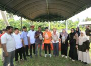 Wali Kota Lhokseumawe Bersama Ketua Forikan Salurkan Bantuan Benur Udang Vaname dari BPBAP Ujung Batee di Blang Mangat
