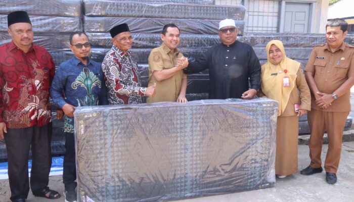 Dinsos Lhokseumawe Salurkan Bantuan Kasur ke Panti Asuhan