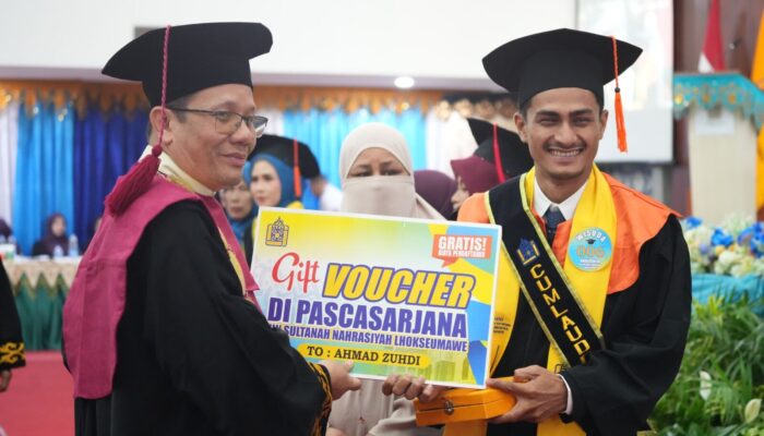 Wisuda Angkatan XII, Rektor UIN SUNA Sampaikan Pesan Haru tentang Cinta Orang Tua