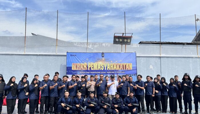 Pelaksanaan Ikrar Pemasyarakatan Bersih dari Handphone Ilegal, Narkoba, Penipuan dan Razia Bersama serta Pelaksanaan Tes Urine bagi Petugas dan WBP