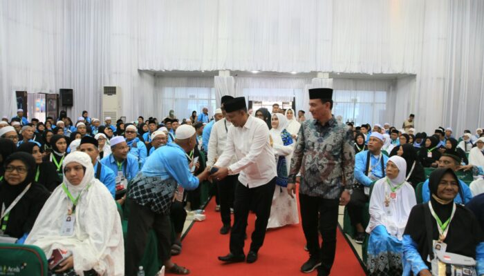 Wakil Wali Kota Lhokseumawe Lepas Jamaah Calon Haji Kloter BTJ-11 Embarkasi Aceh