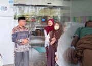Haji Uma Jenguk Remaja Penderita Jantung Bocor asal Aceh Utara, Bantu Biaya Makan Keluarga di Jakarta