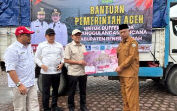 Wagub Dek Fadh Salurkan Bantuan Logistik Bencana Senilai Rp4,85 Miliar ke Dua Kabupaten