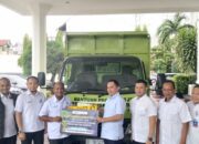 Perkuat Layanan Kebersihan, Pemko Lhokseumawe Terima Bantuan Truk Sampah dari PT PIM